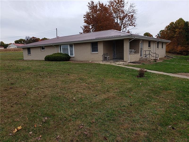 1st image of 834 Skyline Dr