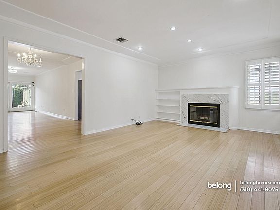3rd image of 2749 S Barrington Ave