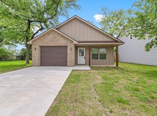 808 W Walker St, Denison, TX 75020