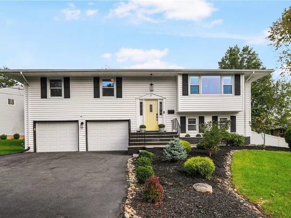 7 Fern Oval W, Orangeburg, NY 10962