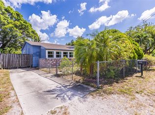 2447 Hayes St, Hollywood, FL 33020