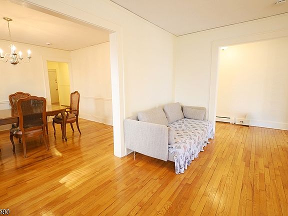 5th image of 15 Edgar St #A