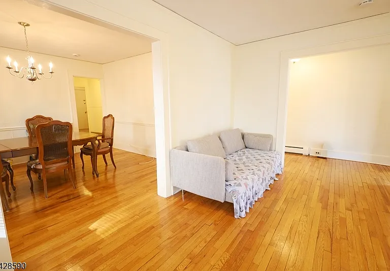 15 Edgar St #A — Photo 5