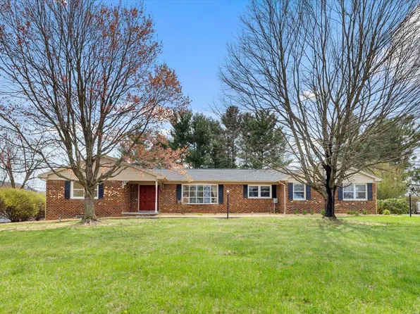 959 Cattle Scales Rd, Waynesboro, VA 22980