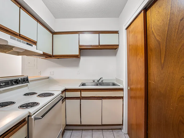 Brandywood Park Apartments — Photo 30