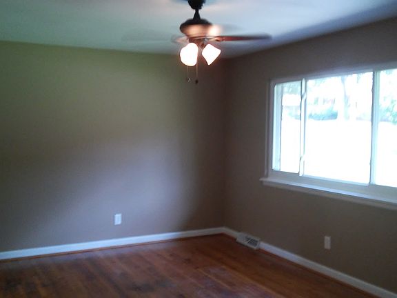 5th image of 201 Forestway Dr