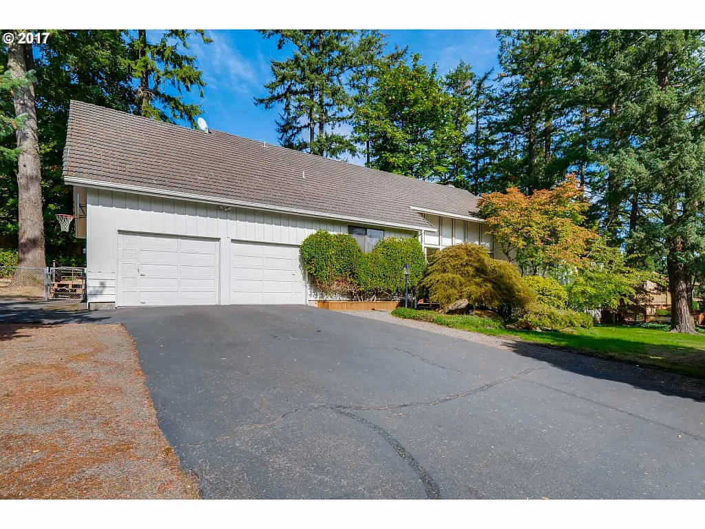12111 NW Sunningdale Dr photo 1