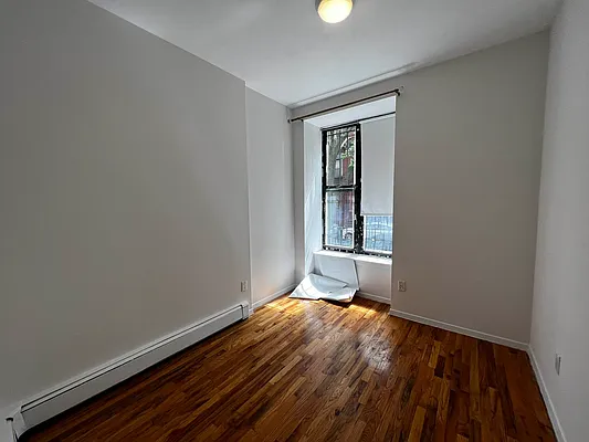 Rented by Salon Realty Corp | media 26