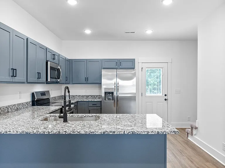 323 S Ridge Trl — Photo 8