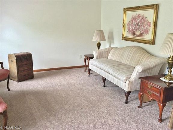 5th image of 3095 Greenwich Ln