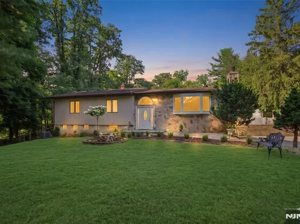 68 Lake St, Upper Saddle River, NJ 07458