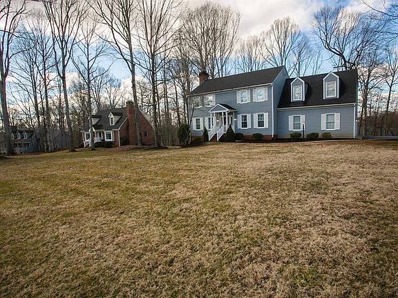 4th image of 715 Lake Vista Dr