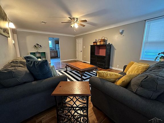 4th image of 71 W Stark Dr
