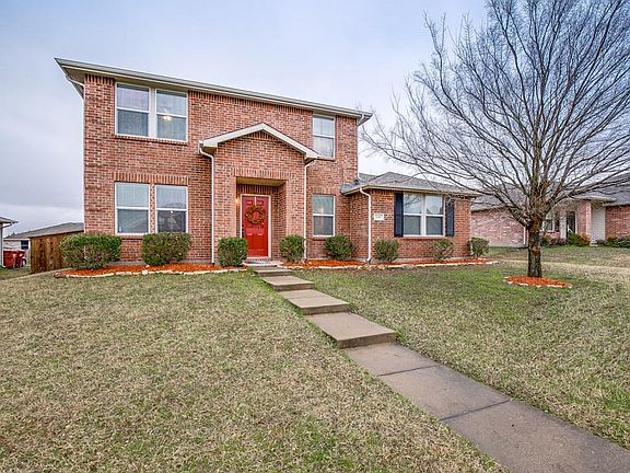 2nd image of 1416 Laurel Ln