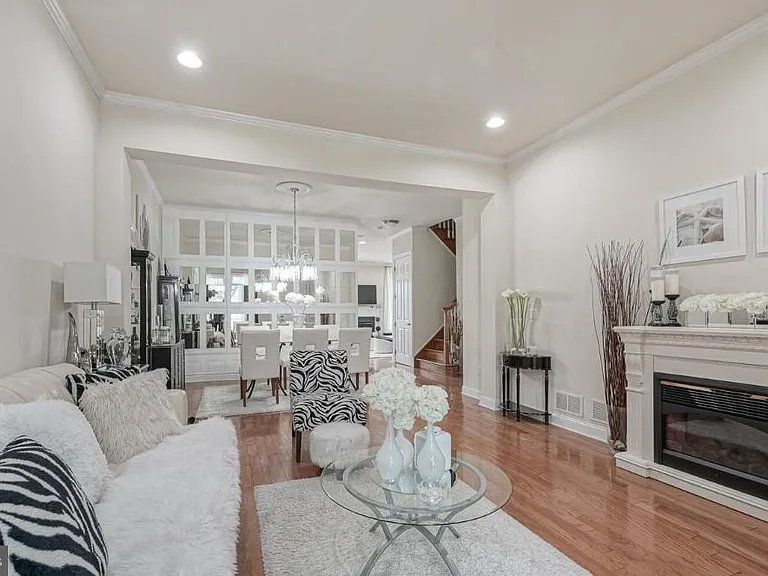 4204 Lexington Ct — Photo 3