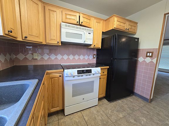 4th image of 1524 Dexter St