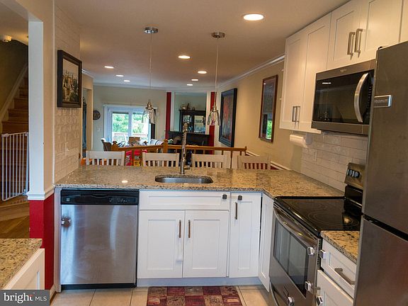 3rd image of 5878 Wescott Hills Way