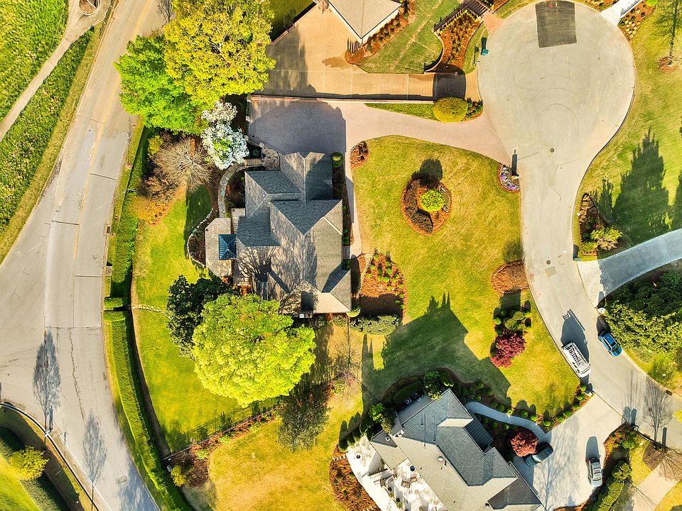 31st image of 1502 Riverview Rd