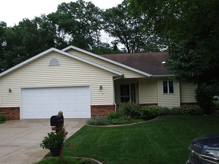 2nd image of 906 Westview Circle Dr
