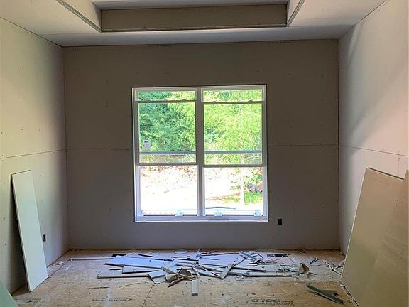 4th image of 101 Wildflower Ln