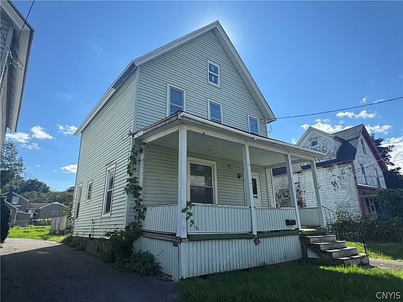 3rd image of 270 E Clark St