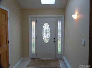 498 Miller Place Rd, Miller Place, NY 11764