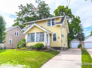 1022 Arlington St NE, Grand Rapids, MI 49505