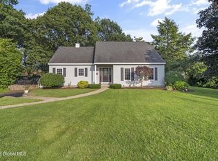 6 Spyglass Hl, Menands, NY 12204