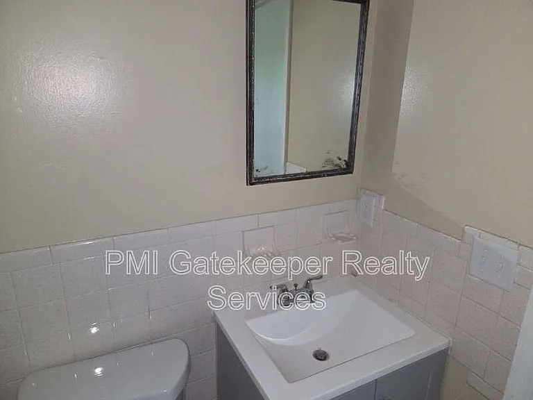 2459 Montana Ave #8 — Photo 15