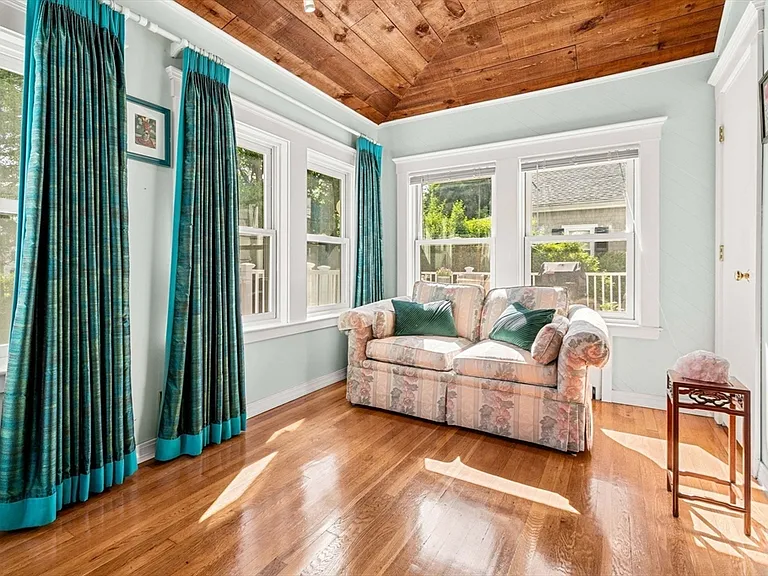 13 Sapphire Rd — Photo 10