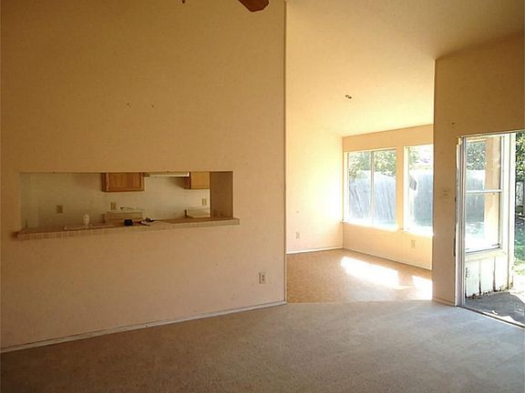 3rd image of 5611 Ambern Dr