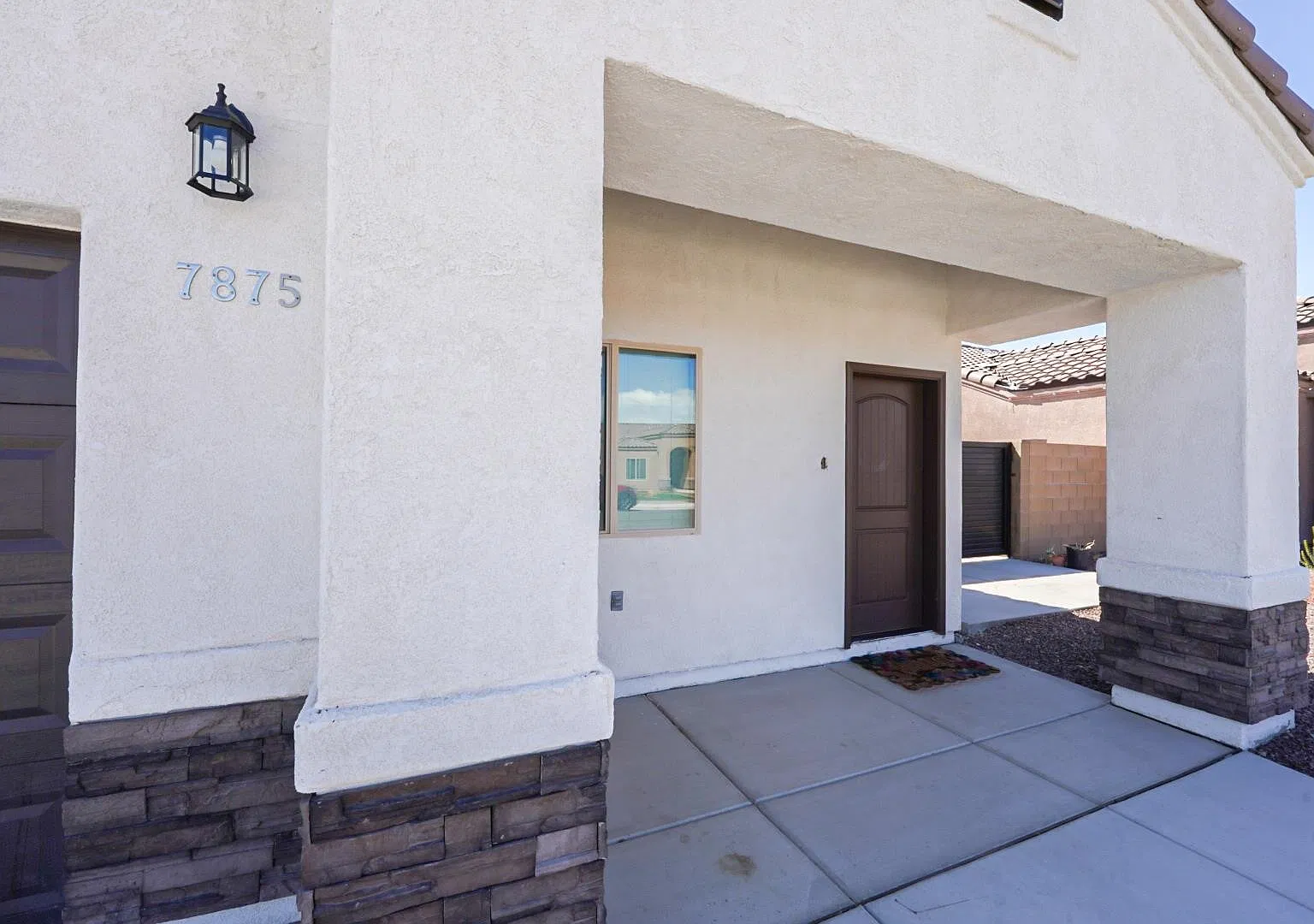 3 bed, 2.0 bath, 1184 sqft, $2,000 — Photo 4