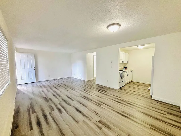 Liberty Apartments — Photo 9