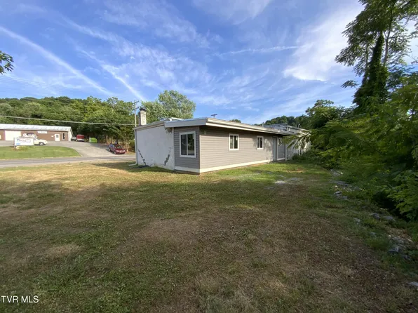 509 W Broadway St, Rogersville, TN 37857