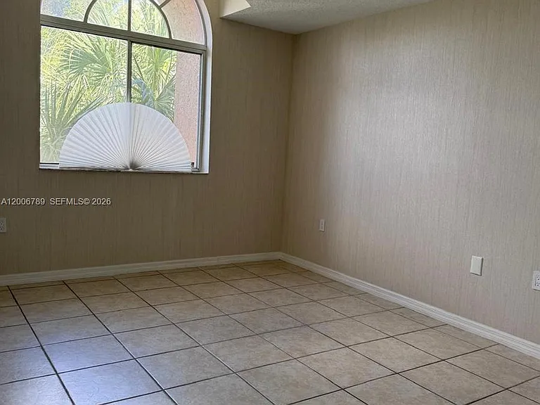 1304 Glenmoor Dr #1304 — Photo 9