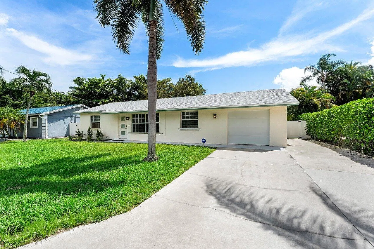 3 bed, 2.0 bath, 1170 sqft, $4,000 — Photo 1
