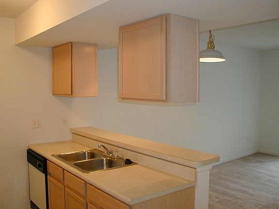4th image of 675 North Rd #707-2