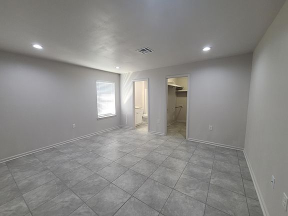 5th image of 1664 Acadian Dr