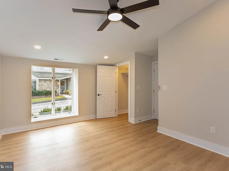 22 Stone Manor Ct #22 — Photo 12