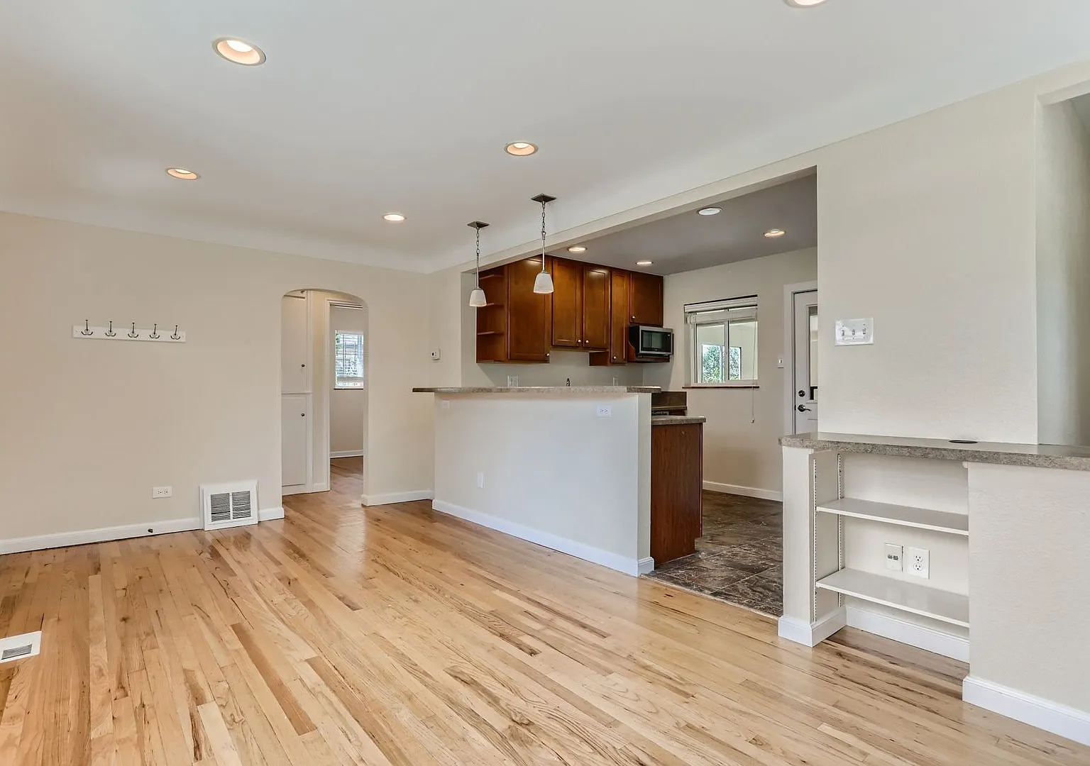 Amazing 4BR, 2BTH in Denver! — Photo 4