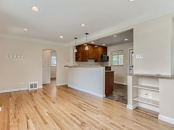 4th image of 3425 E 31st Ave