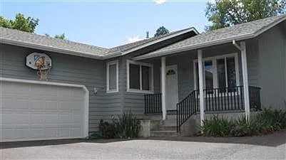 1820 NW Candler Ave photo 1