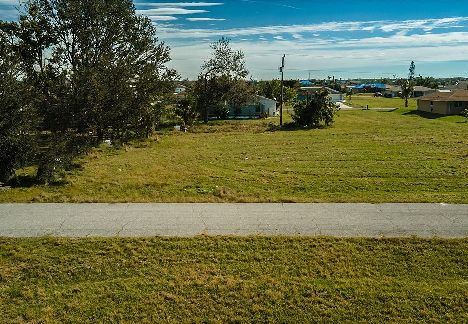1st image of 2035 NE 9th Ave