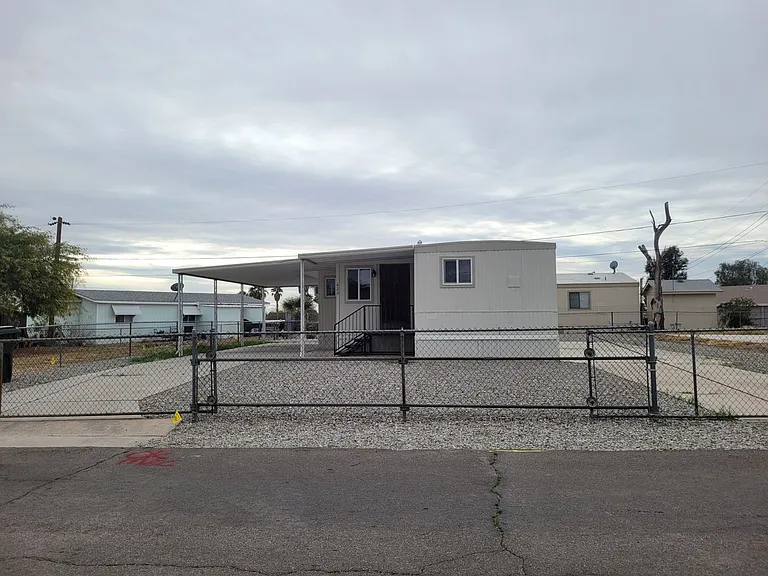 620 Silver Ln — Photo 1