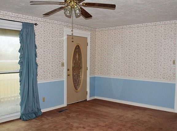 2nd image of 201 Woodland Dr