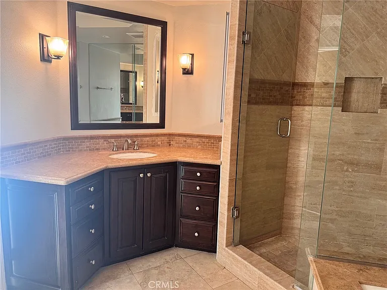 825 Hibiscus Ct — Photo 29