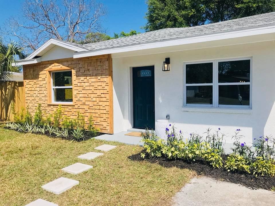 1st image of 3509 W Rogers Ave