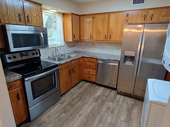 3rd image of 3017 McNiel Ave