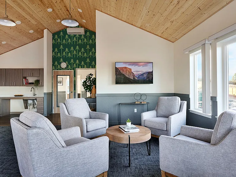 Grand Fir Apartments — Photo 35