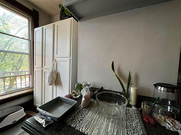 3rd image of 247 W 5th Ave #3